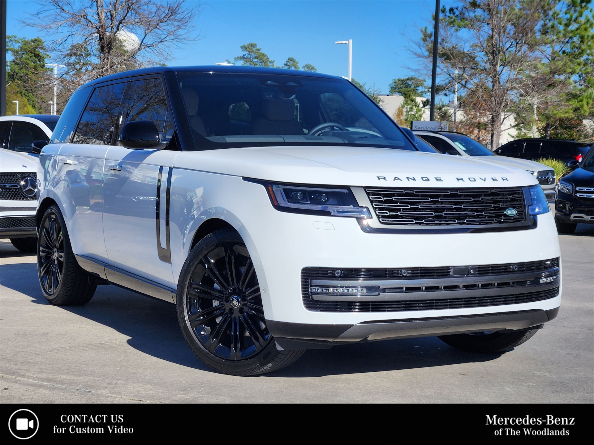 2025 Land Rover Range Rover SE's photo
