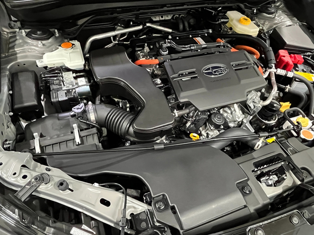 2025 Subaru Forester Touring photo 9