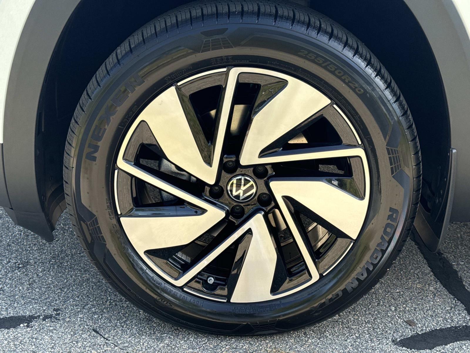 2026 Volkswagen Atlas SE Technology photo 3