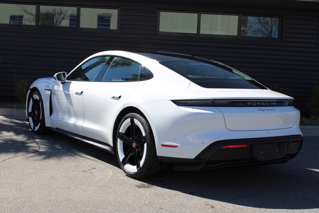 2025 Porsche Taycan 4S photo 3
