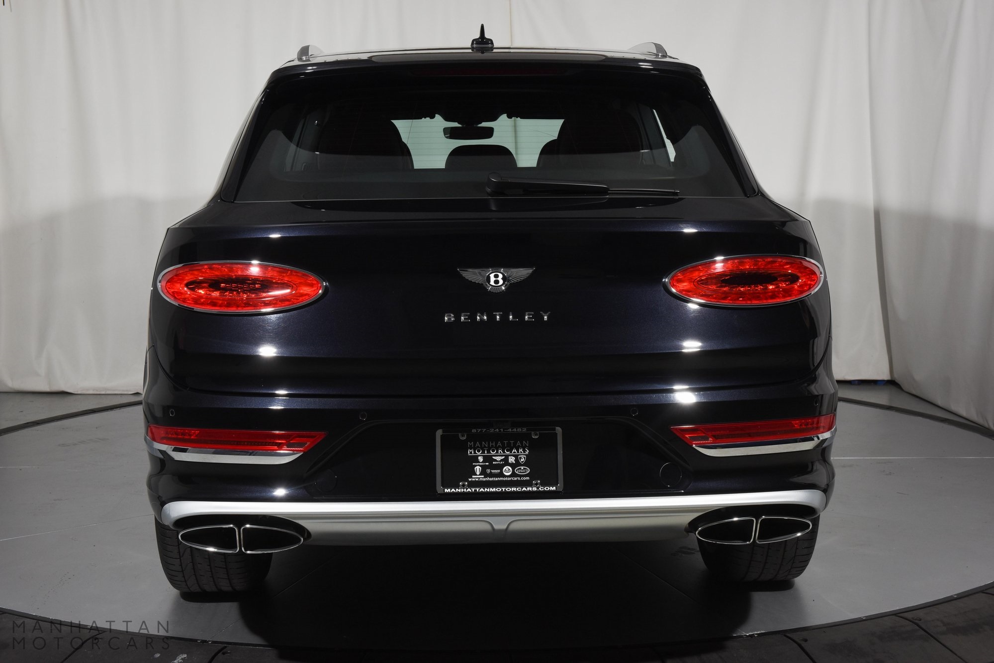 2023 Bentley Bentayga EWB photo 4