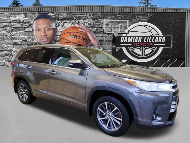 2018 Toyota Highlander XLE's photo