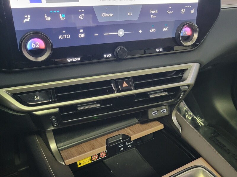 2024 Lexus RX 350h AWD photo 19