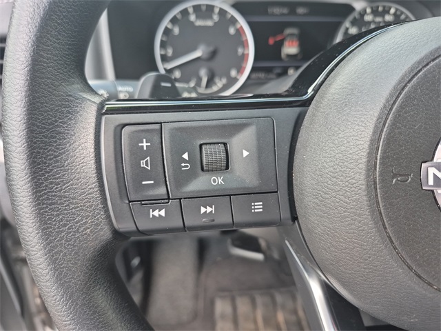 2023 Nissan Rogue SV photo 16