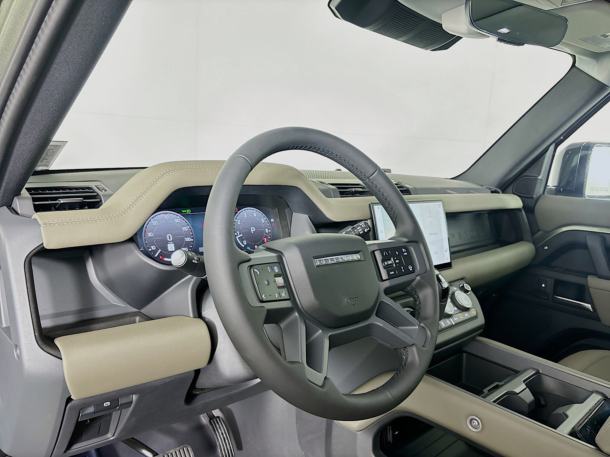 2025 Land Rover Defender 110 S photo 9