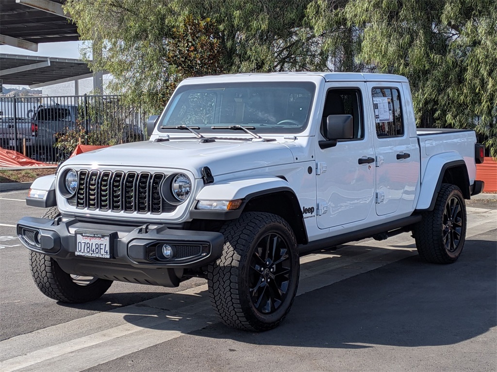 2025 Jeep Gladiator Sport photo 2