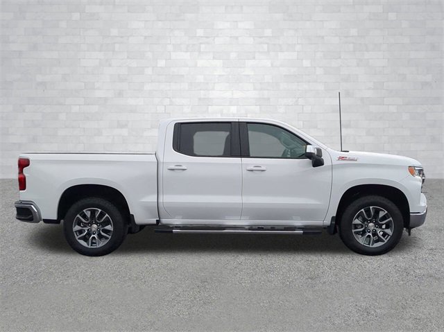 2026 Chevrolet Silverado 1500 LT photo 3