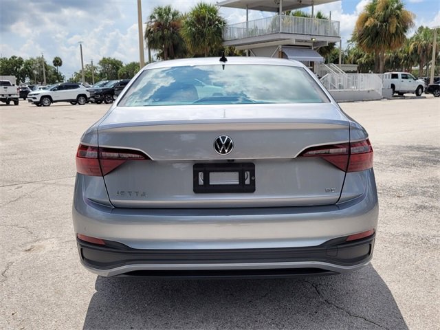 2024 Volkswagen Jetta SE photo 6