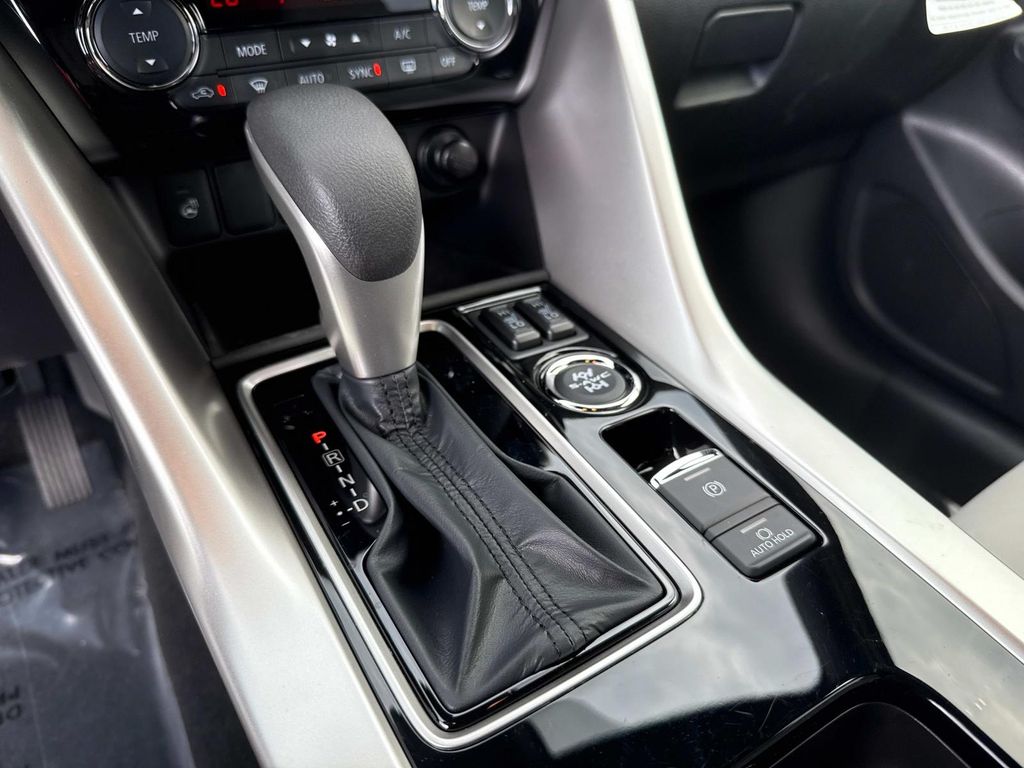 2025 Mitsubishi Eclipse Cross SEL photo 31
