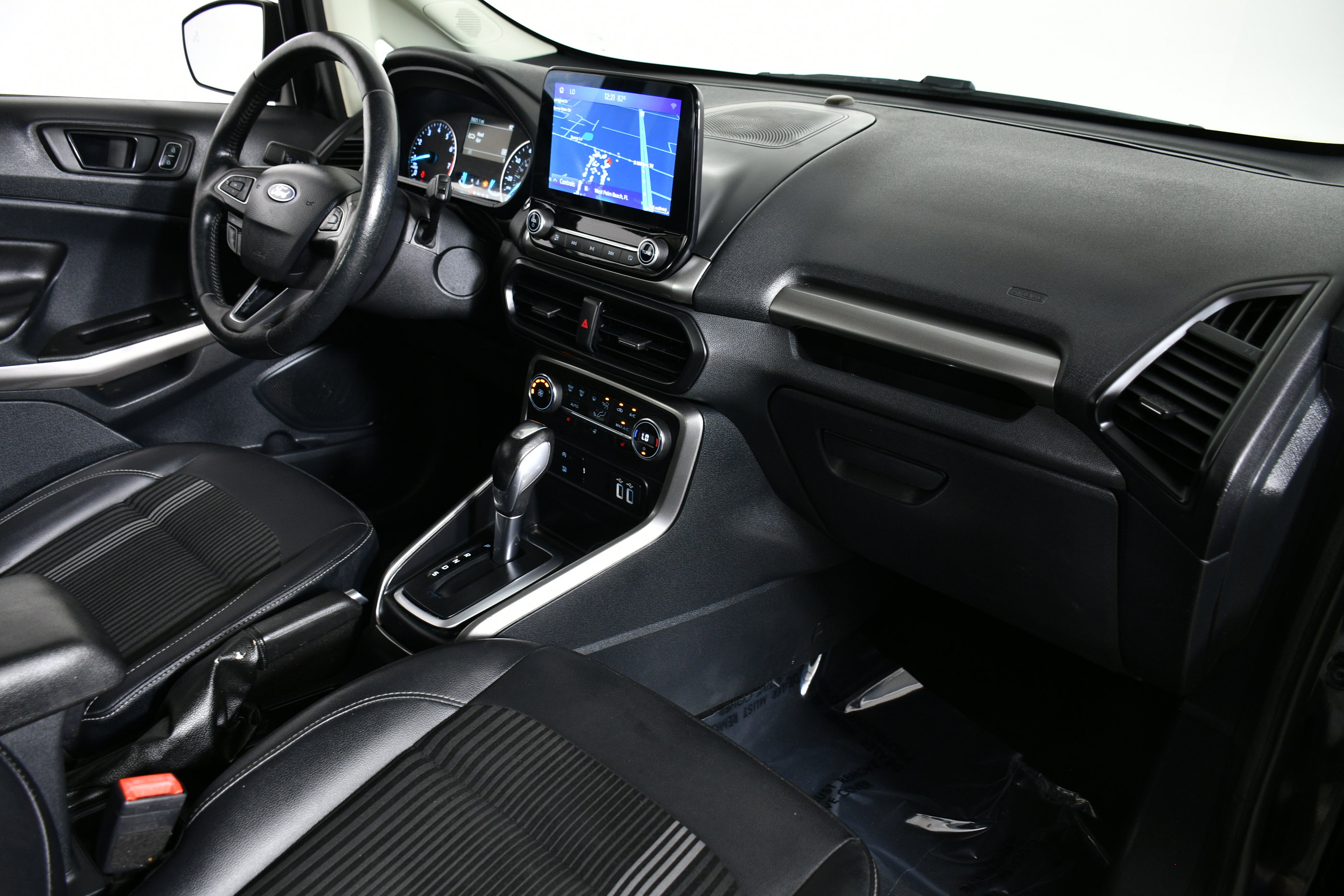 2020 Ford EcoSport SES photo 25