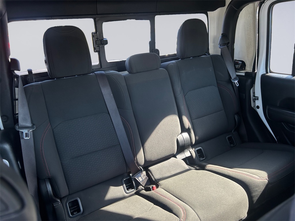 2020 Jeep Gladiator Rubicon photo 17