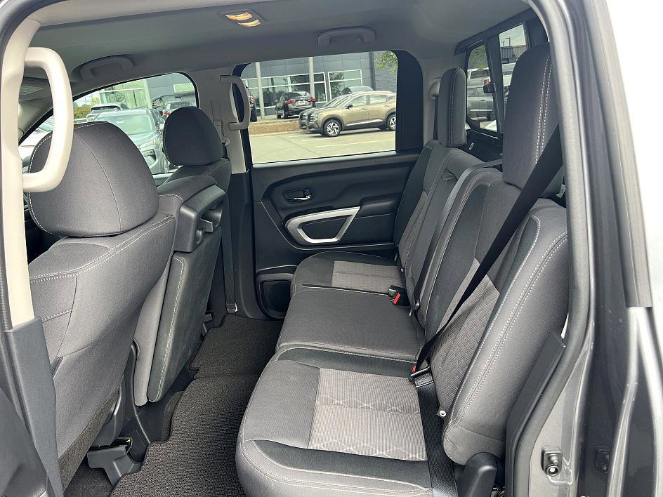 2024 Nissan Titan SV photo 15
