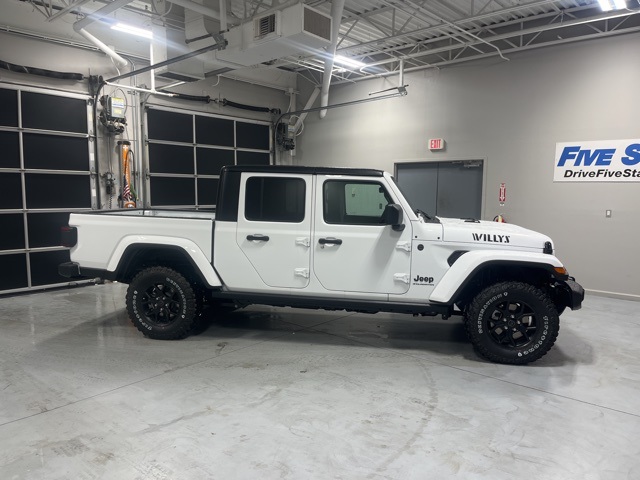 2026 Jeep Gladiator Willys's photo