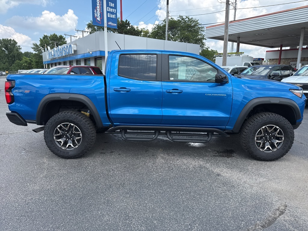 2024 Chevrolet Colorado ZR2 photo 2