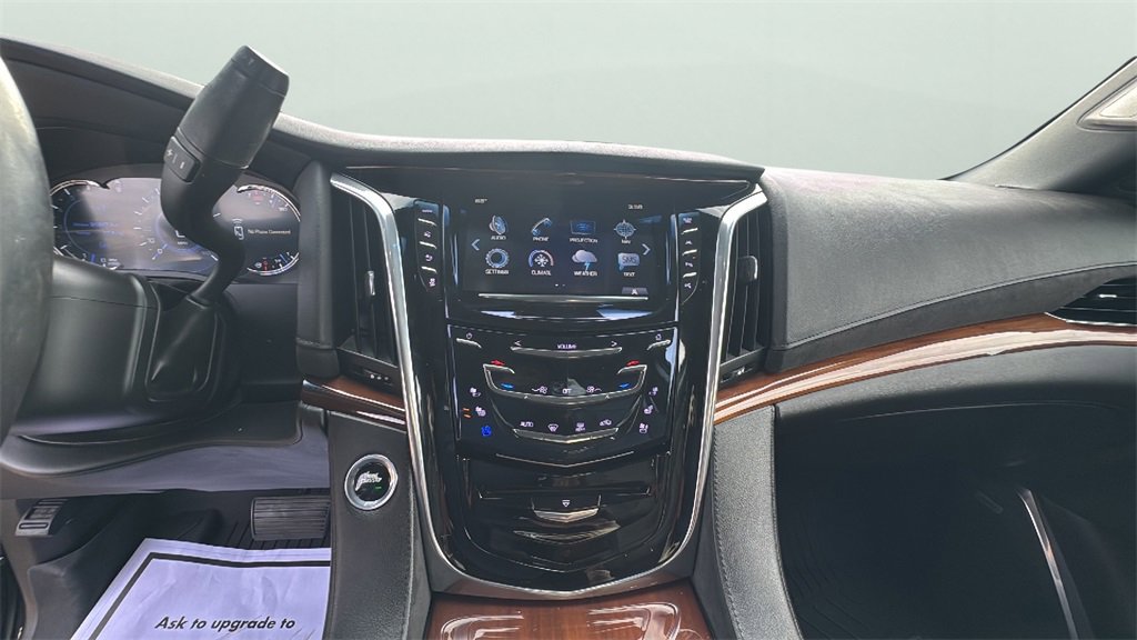 2017 Cadillac Escalade Luxury photo 8