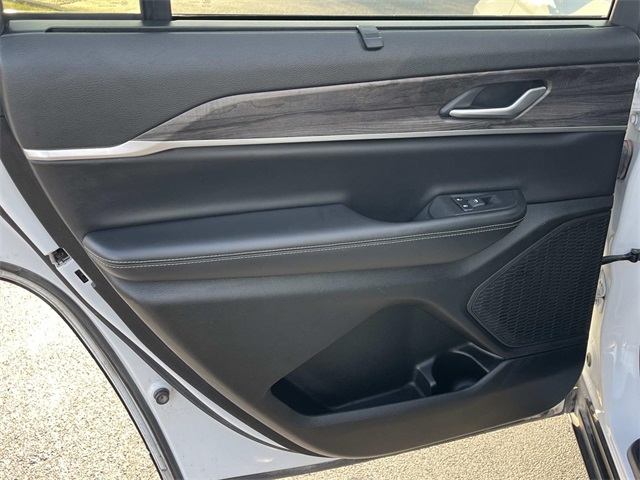 2024 Jeep Grand Cherokee Limited photo 16