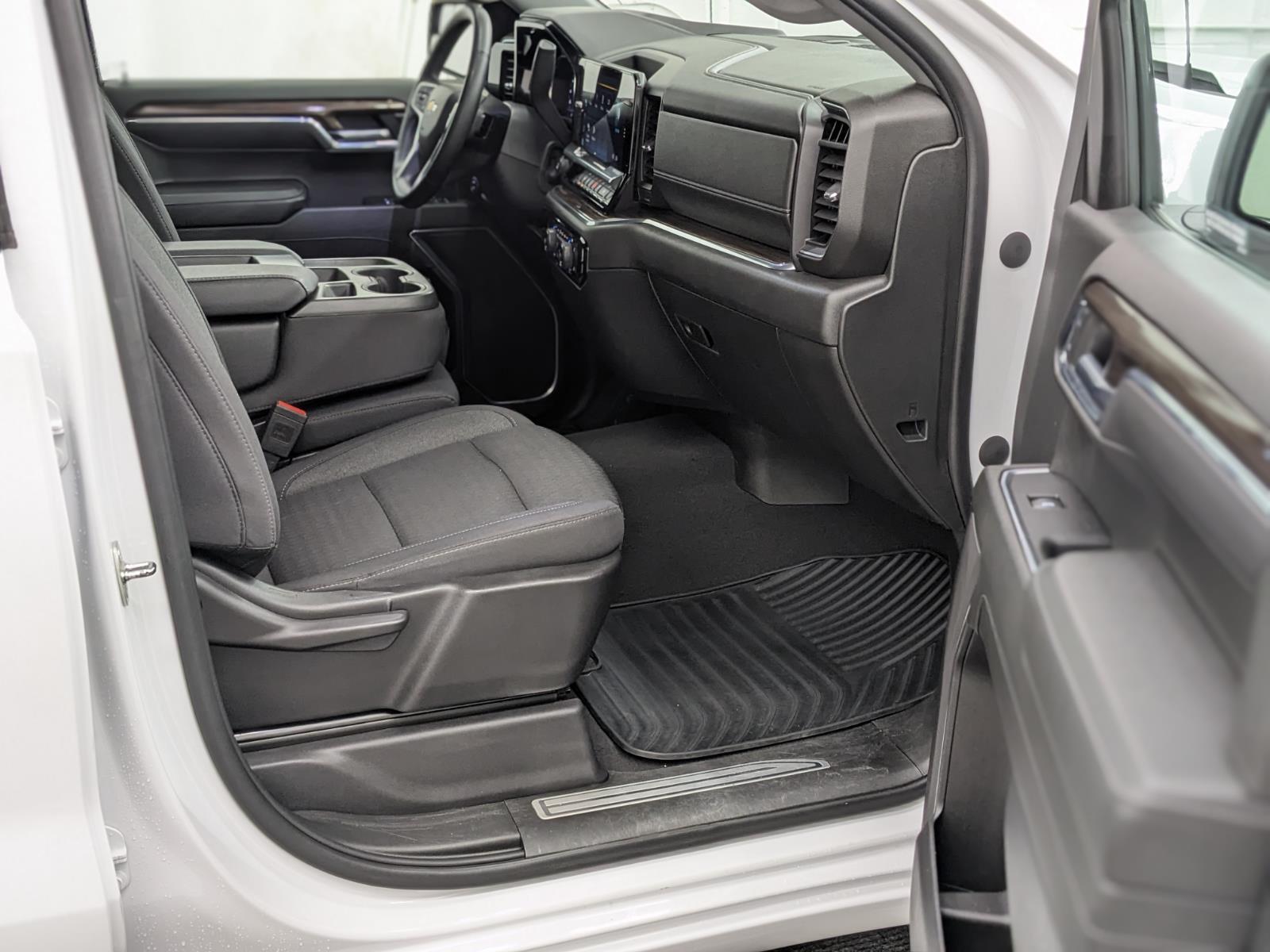 2023 Chevrolet Silverado 1500 photo 16
