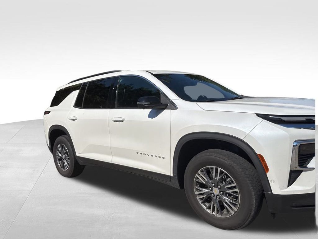 2024 Chevrolet Traverse photo 14