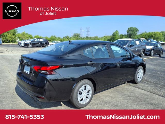 2025 Nissan Versa 1.6 S photo 3