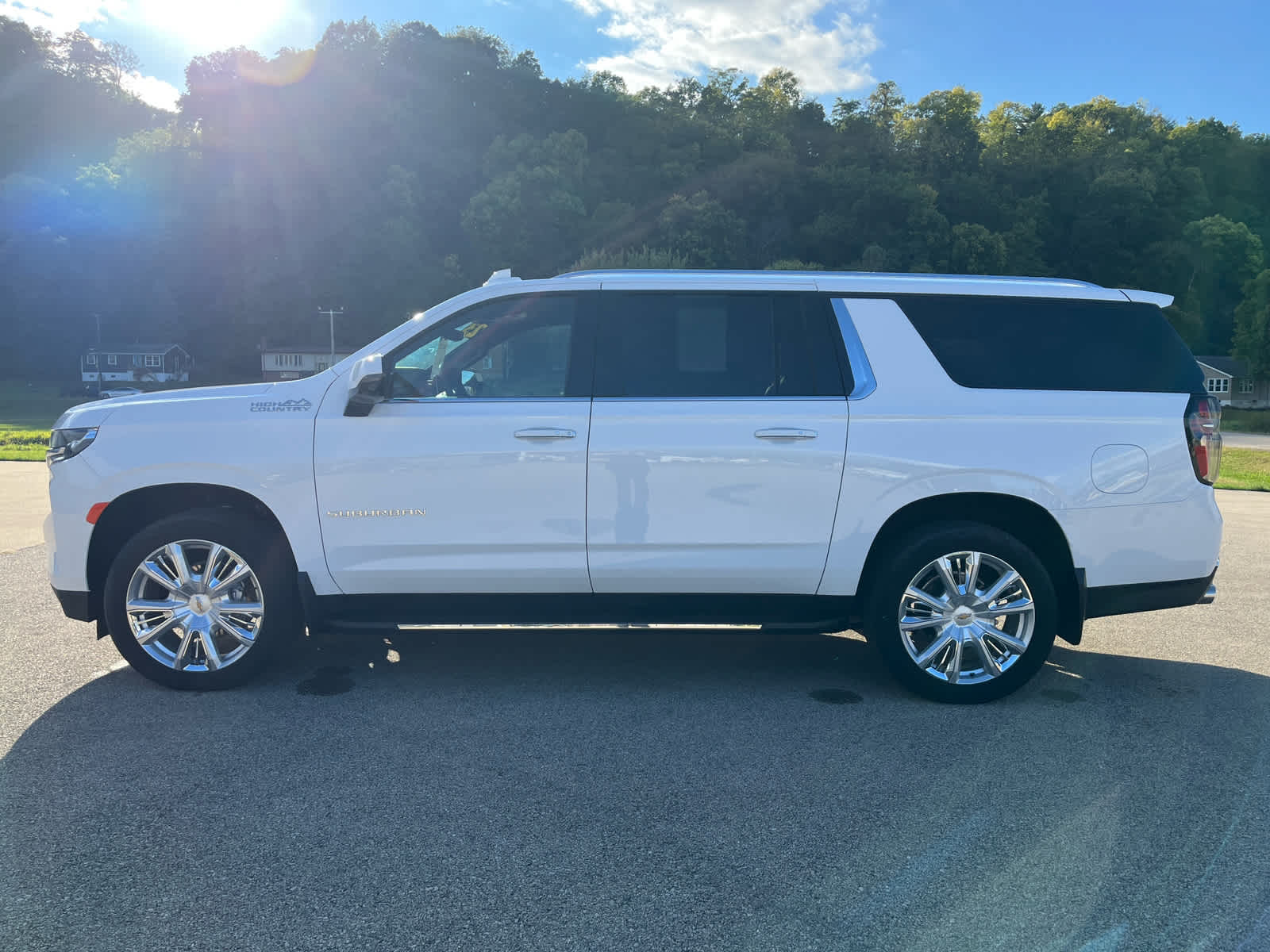 2023 Chevrolet Suburban High Country photo 10