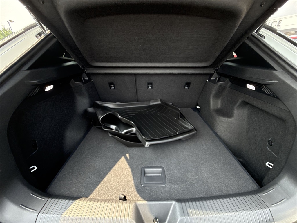 2023 Volkswagen ID.4 Pro photo 23