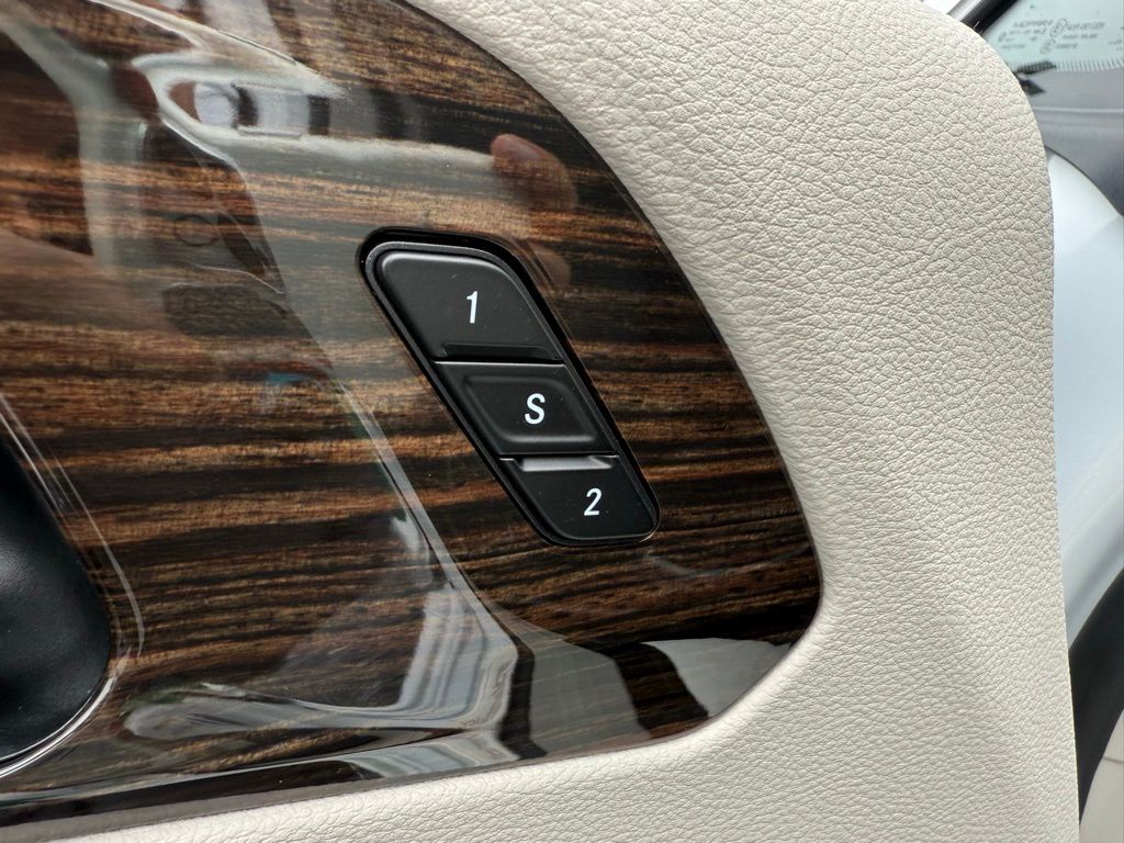 2024 Chrysler Pacifica Limited photo 11