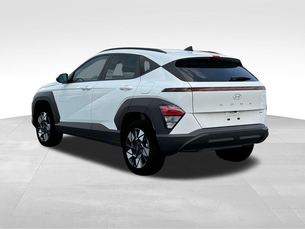 2025 Hyundai Kona SEL photo 4