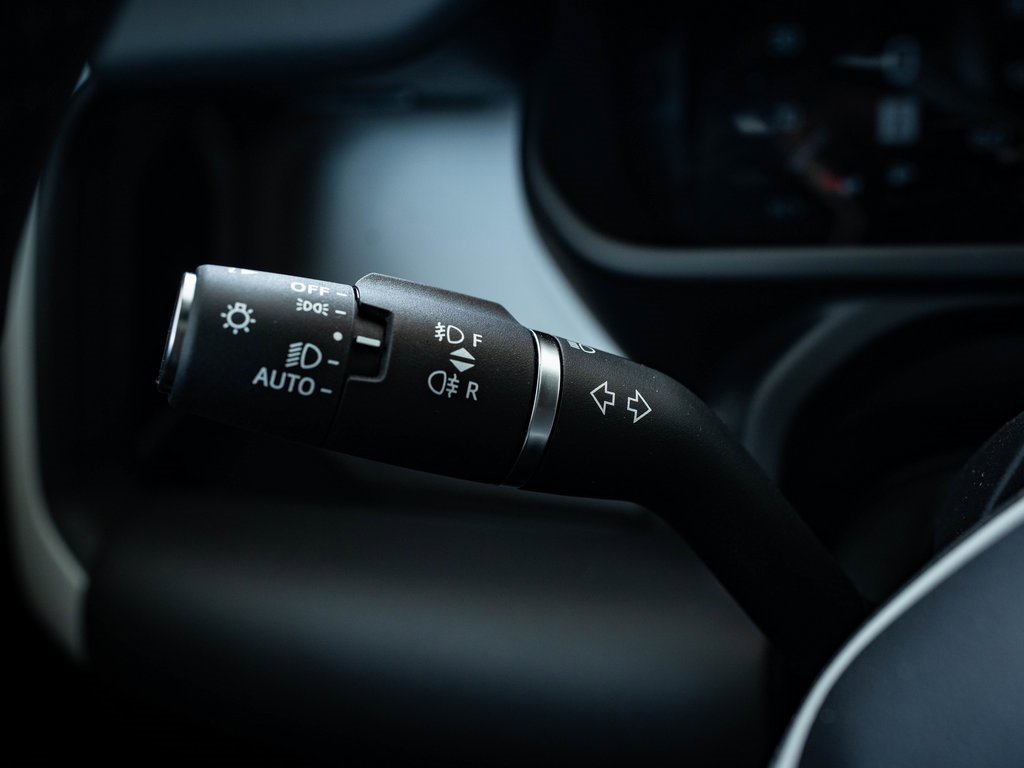 2025 Land Rover Defender 110 X-Dynamic SE photo 28