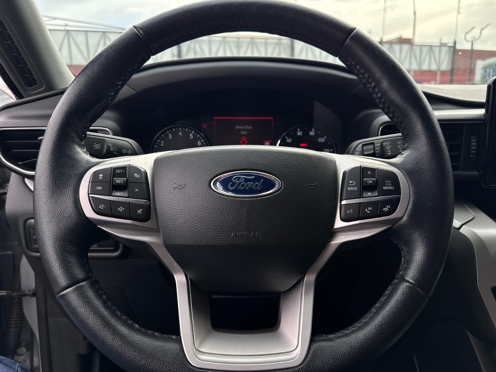 2022 Ford Explorer XLT photo 17