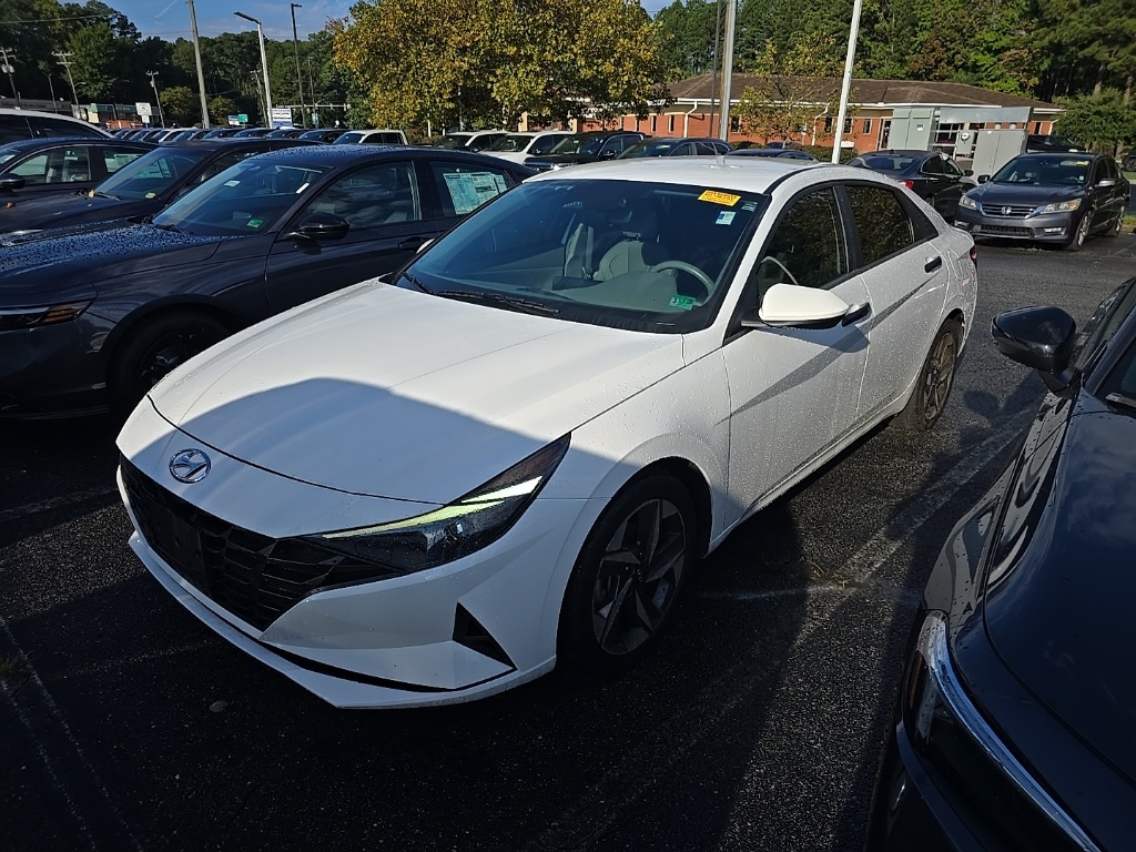 2023 Hyundai Elantra SEL Convenience photo 2
