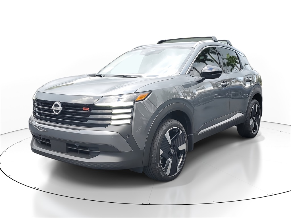 2026 Nissan Kicks SR photo 4