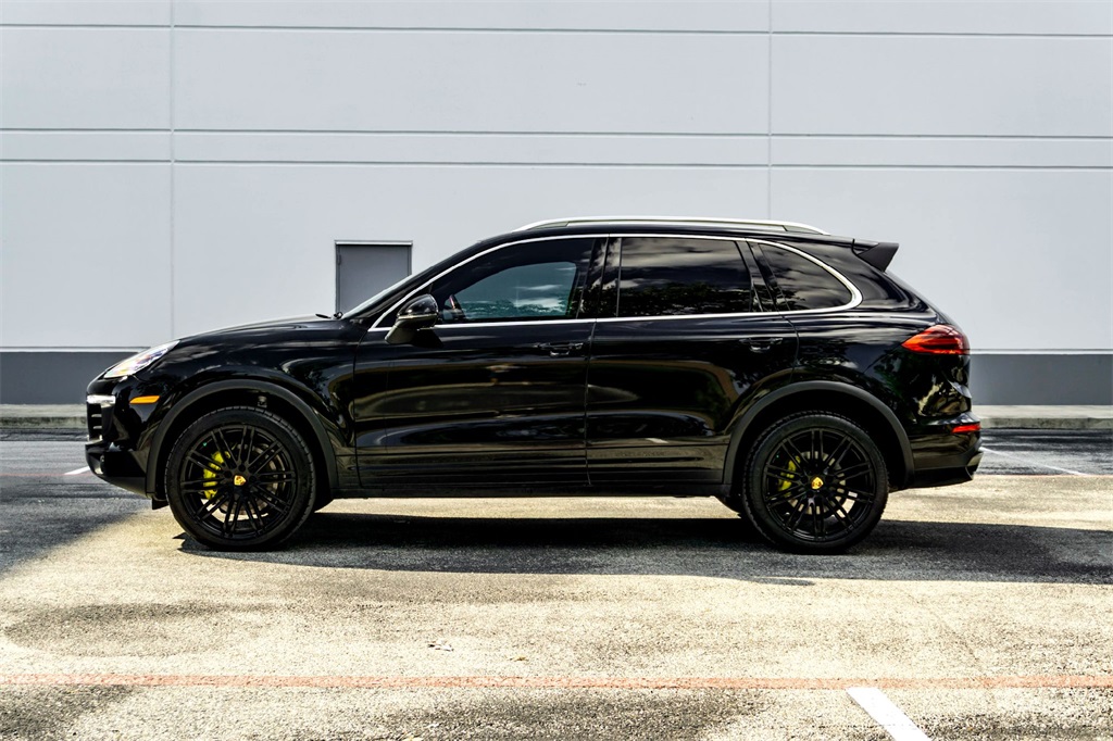 2018 Porsche Cayenne Base photo 8