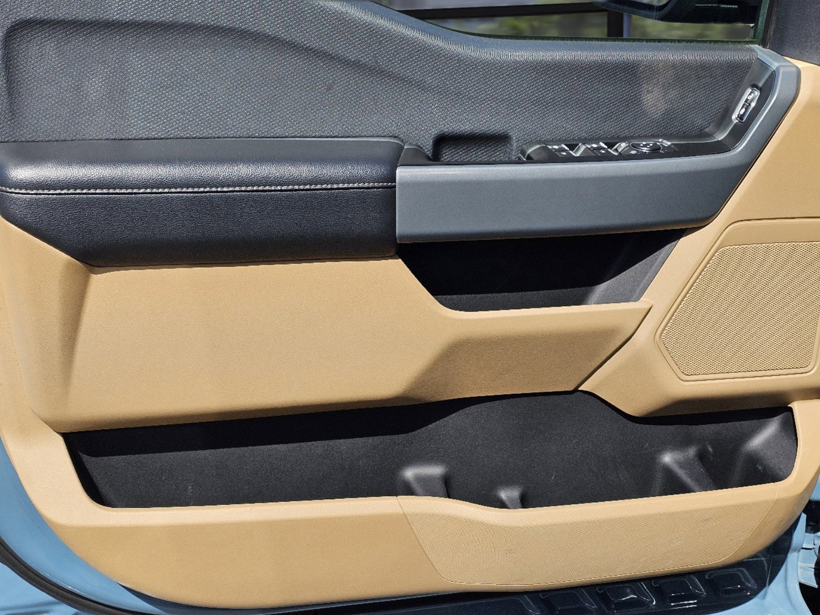 2023 Ford F-150 XLT photo 11