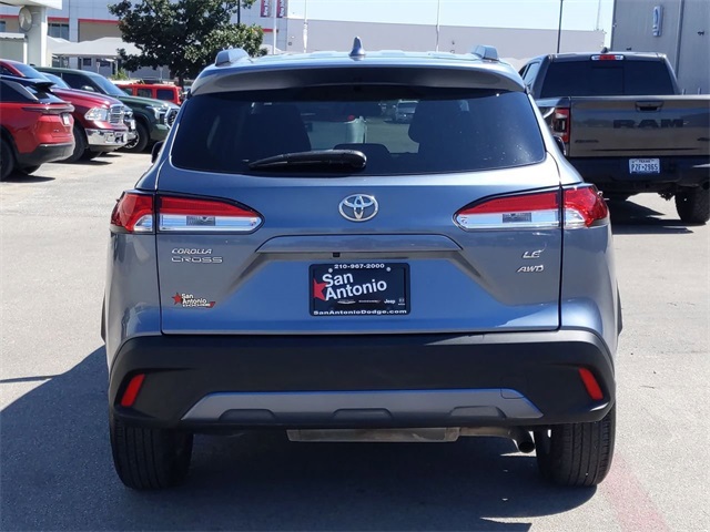 2023 Toyota Corolla Cross LE photo 7
