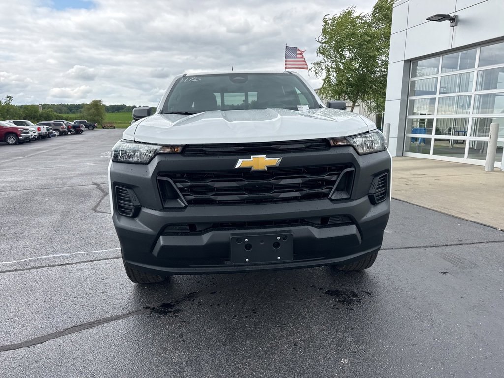 2025 Chevrolet Colorado LT photo 2