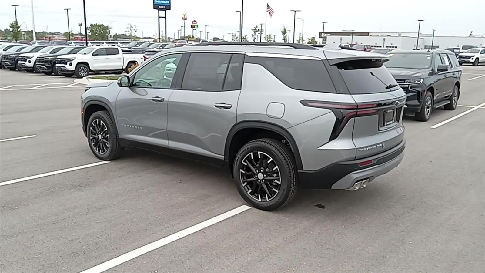 2026 Chevrolet Traverse photo 4