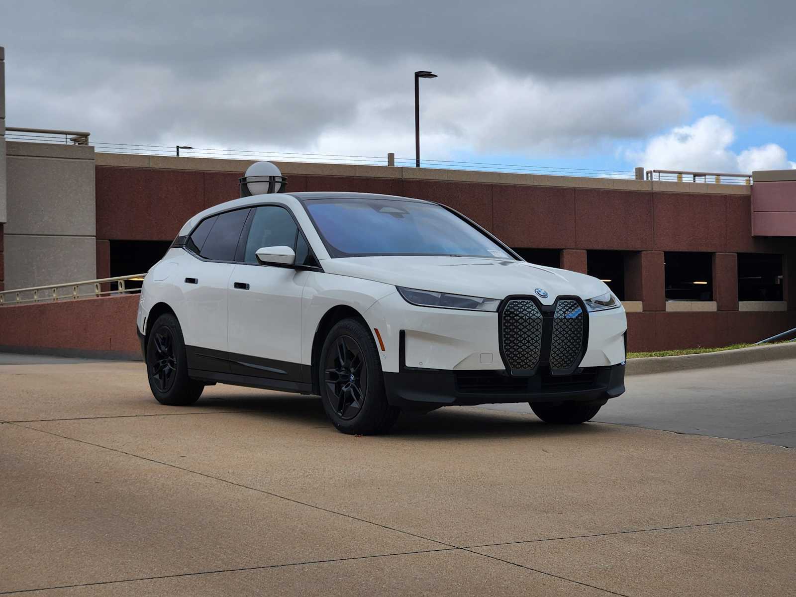 Used 2024 BMW iX Base with VIN WB523CF01RCN27447 for sale in Plano, TX