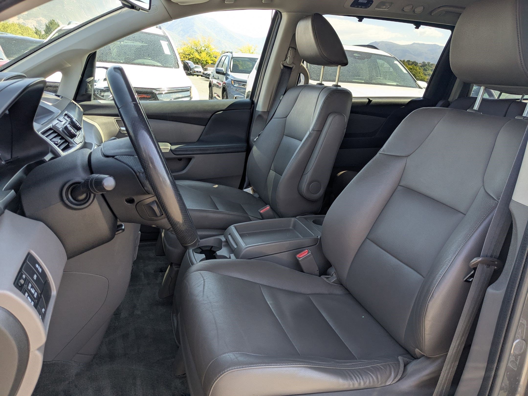 2016 Honda Odyssey Touring Elite photo 25
