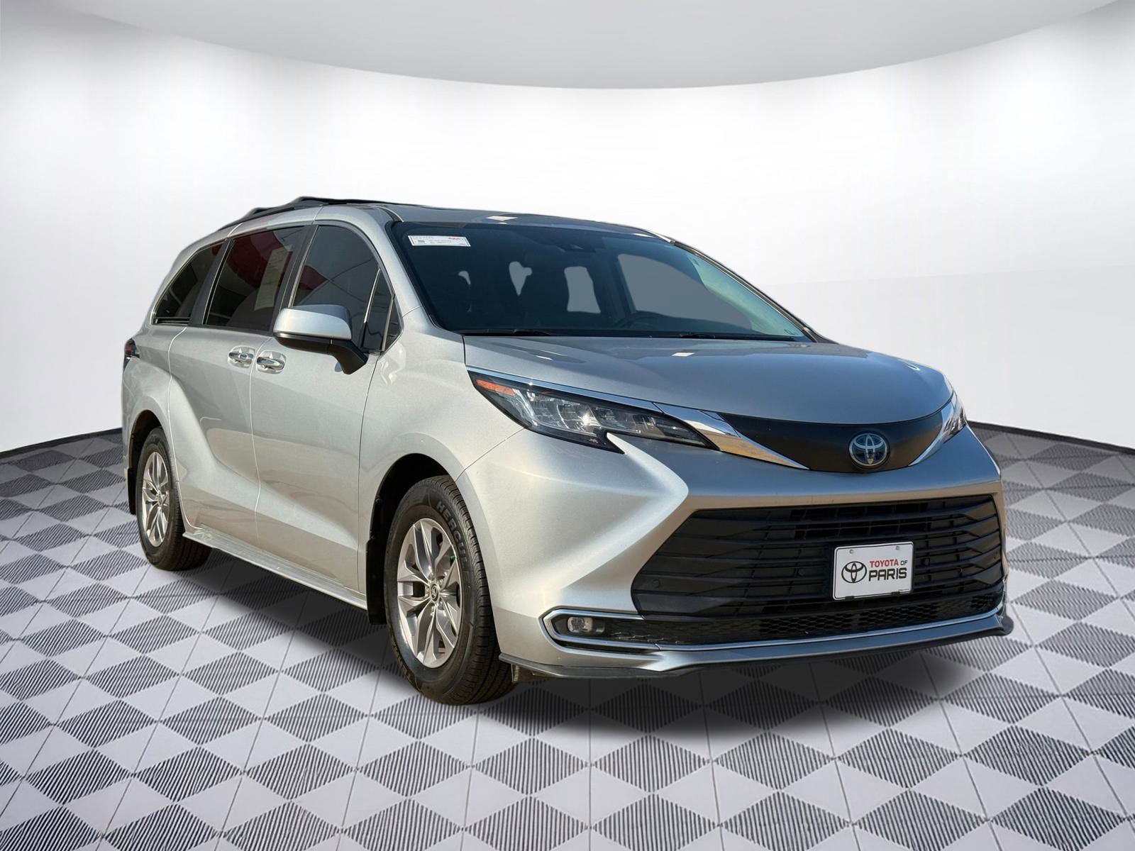 2022 Toyota Sienna XLE photo 7