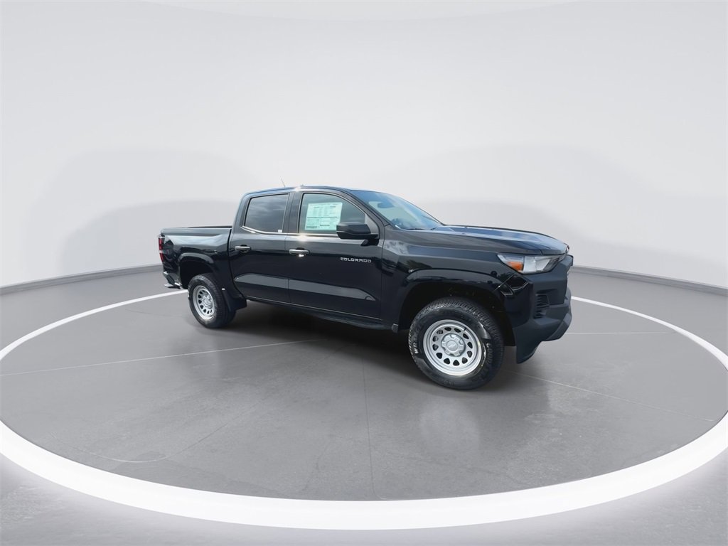 2025 Chevrolet Colorado LT photo 2