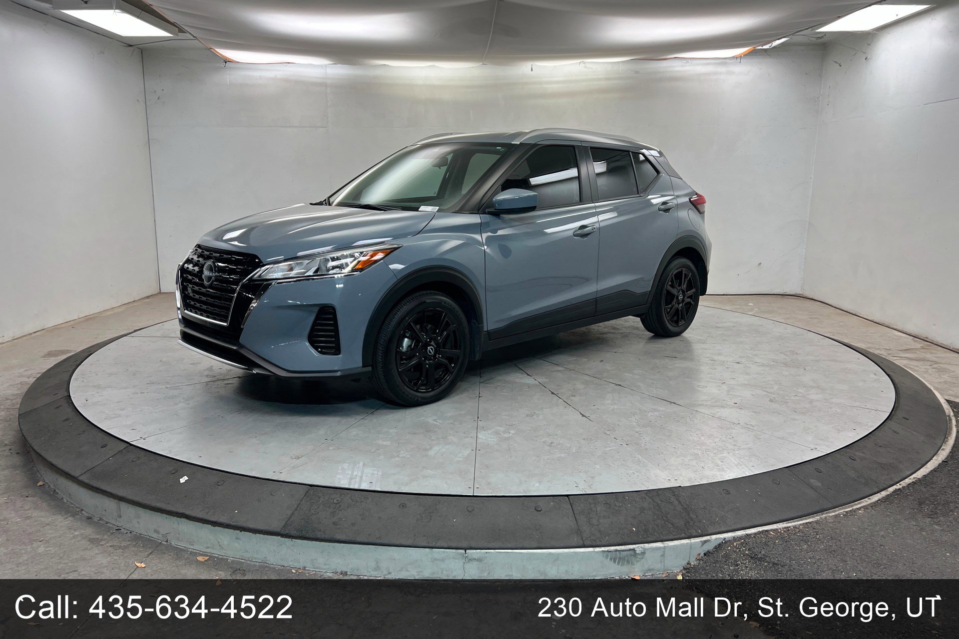 2024 Nissan Kicks SV's photo