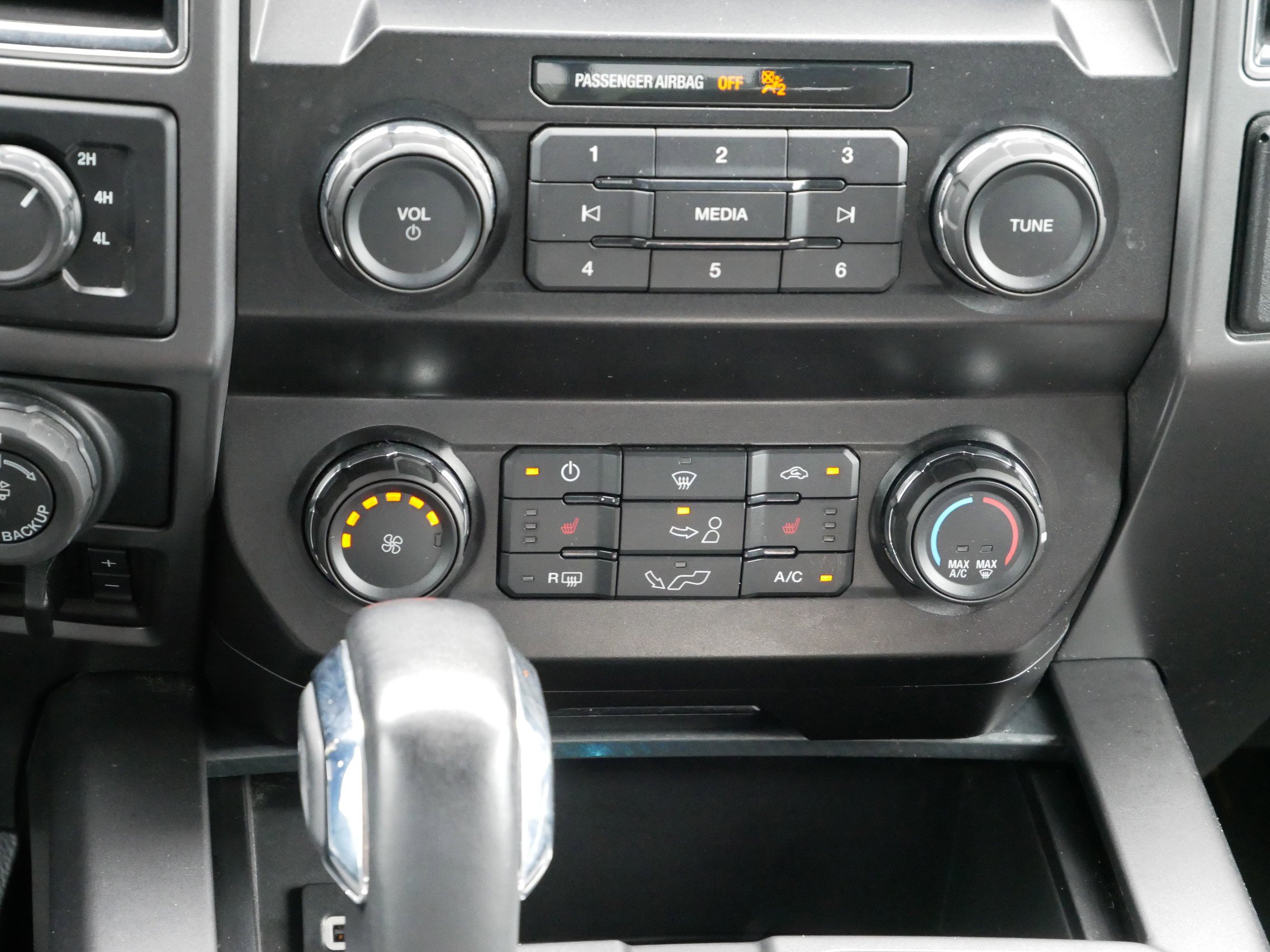 2019 Ford F-150 XLT photo 14