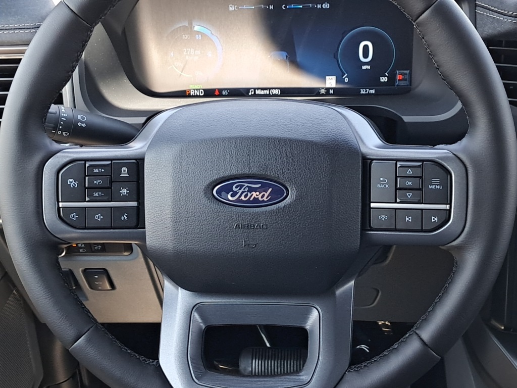 2025 Ford F-150 Lightning photo 12