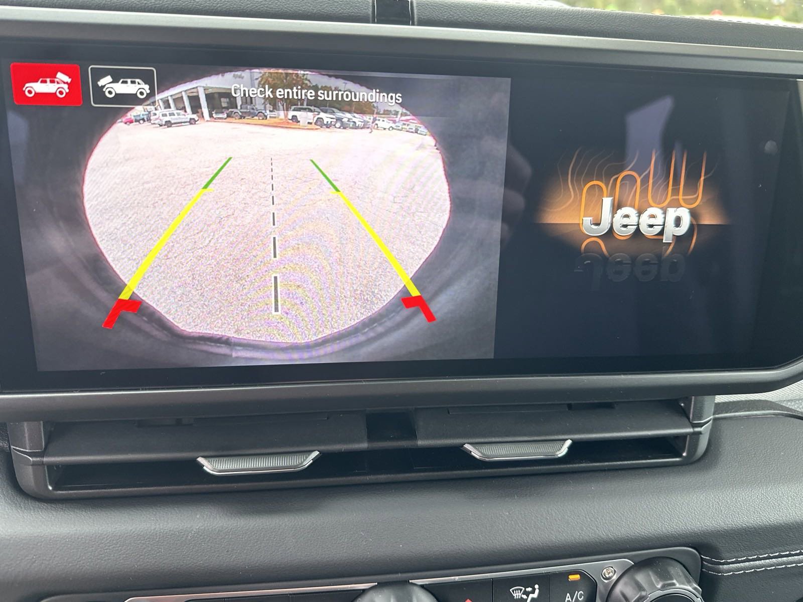 2025 Jeep Wrangler Sahara photo 28