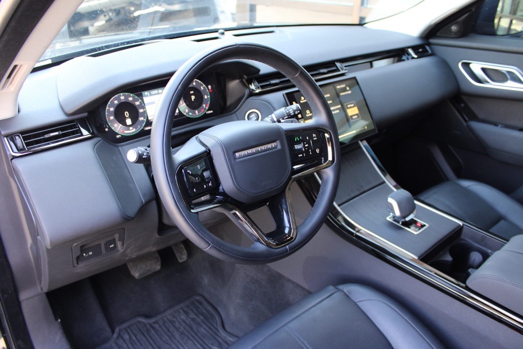 2025 Land Rover Range Rover Velar P250 Dynamic SE photo 4