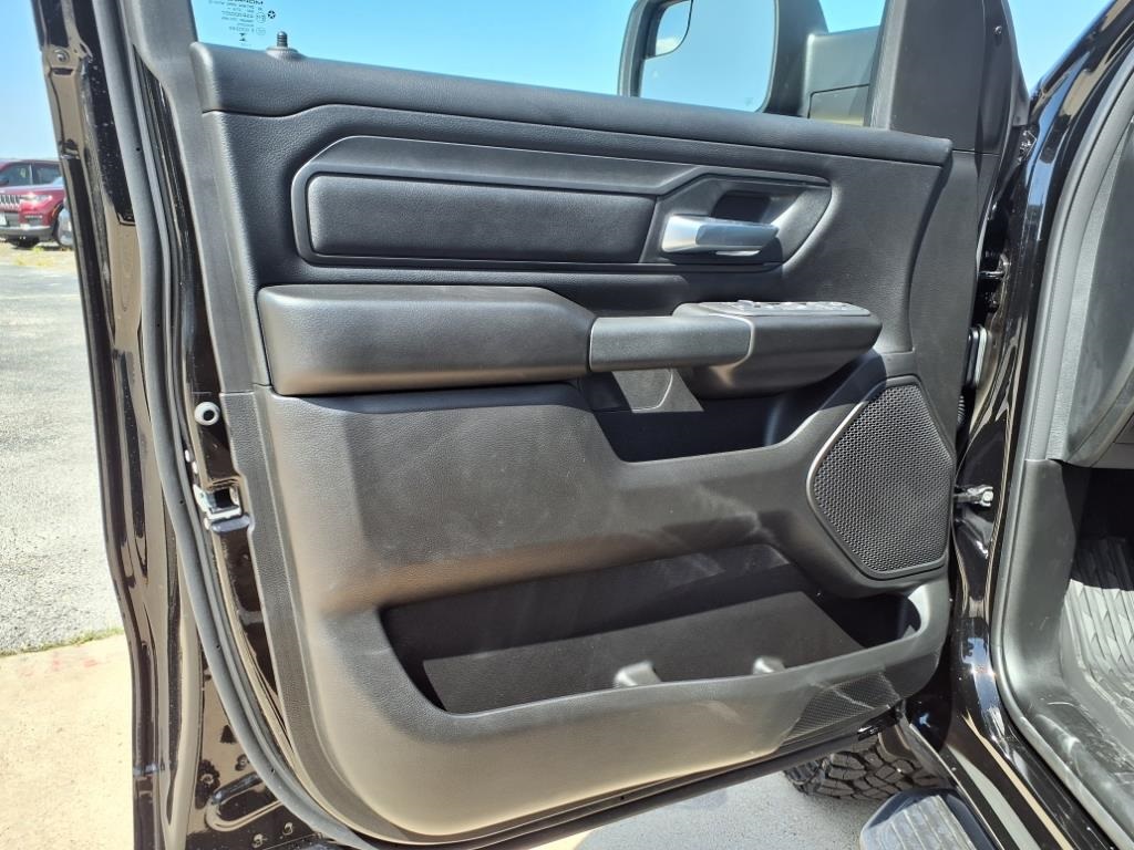 2025 Ram 1500 Warlock photo 8