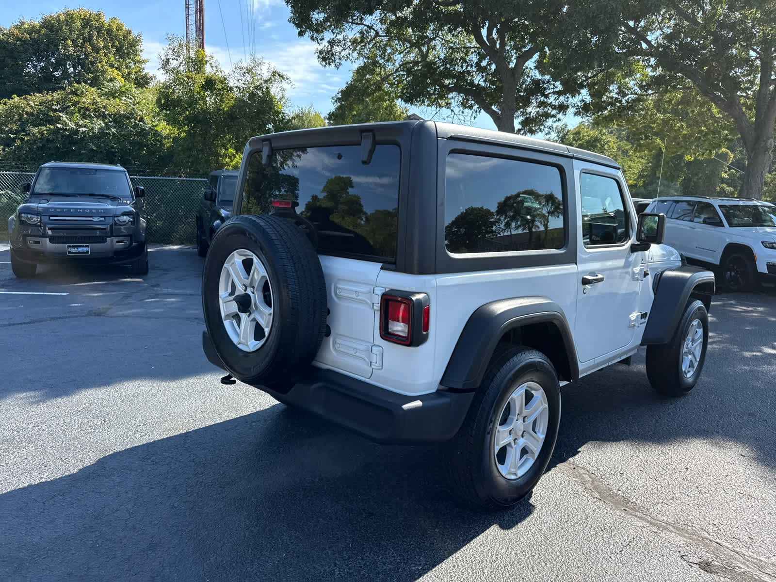 2022 Jeep Wrangler Sport S photo 3