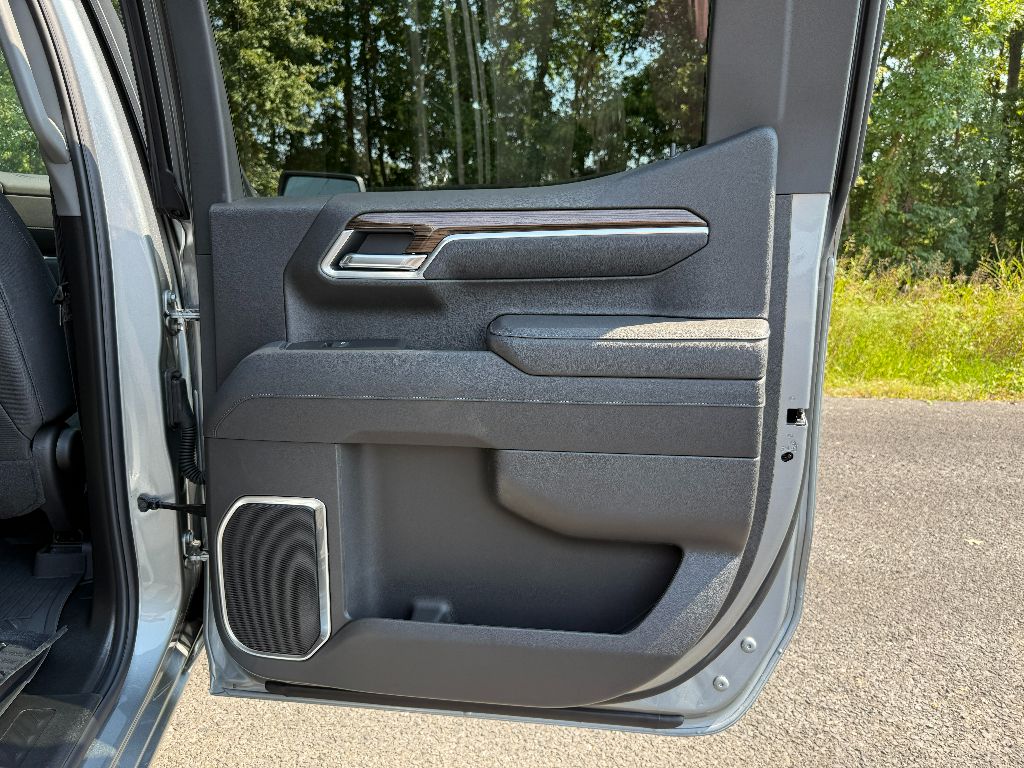 2026 Chevrolet Silverado 1500 RST photo 25