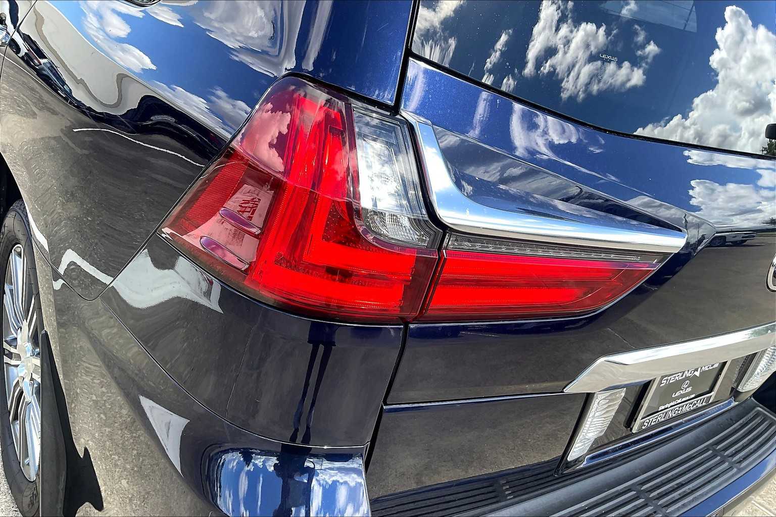 2017 Lexus LX 570 photo 25