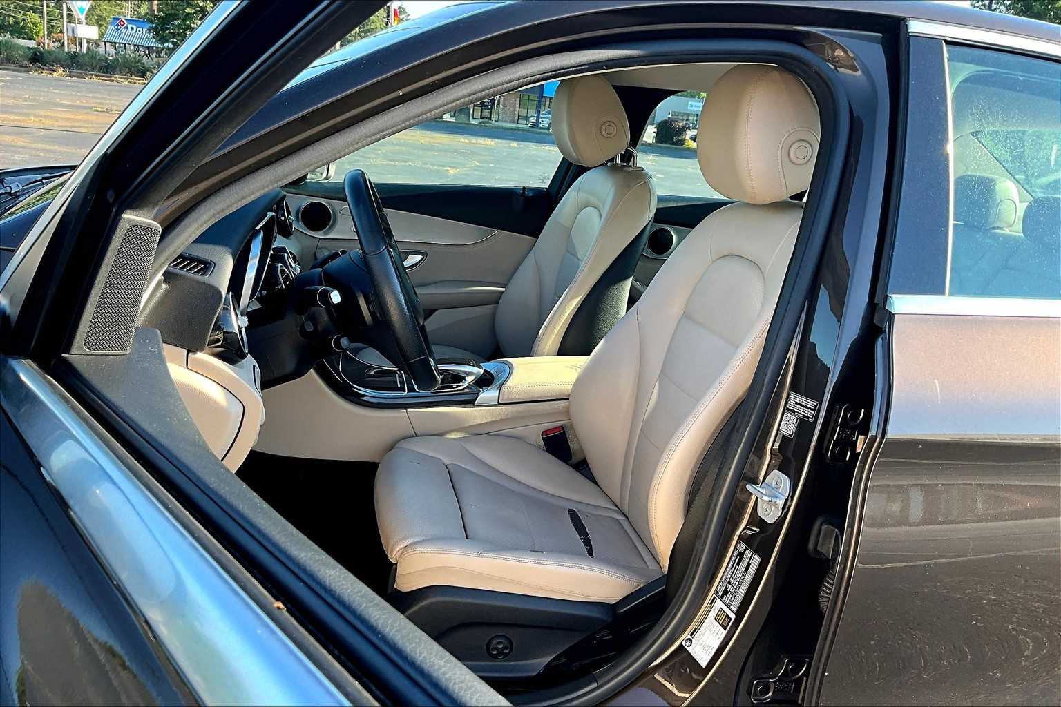 2015 Mercedes Benz C 300 Sedan photo 6
